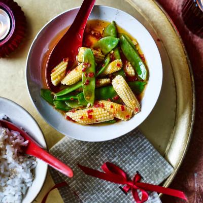 Firecracker baby corn and mangetout with sesame rice