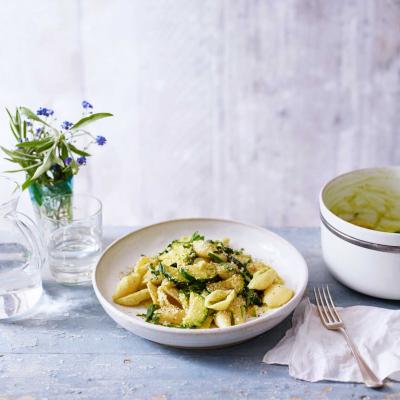 Zingy courgette and basil pasta