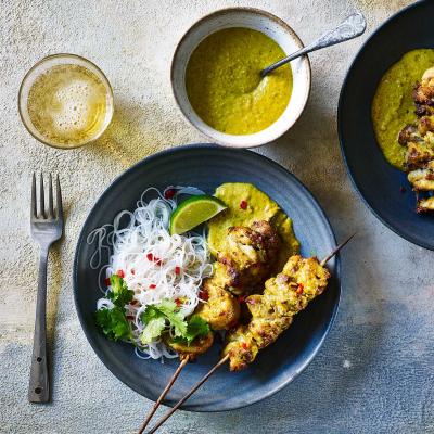 Chicken satay with noodles