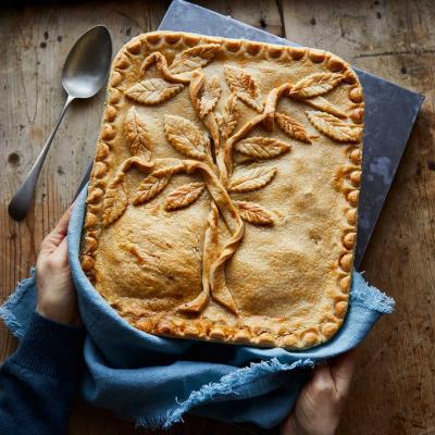 Coronation chicken pie