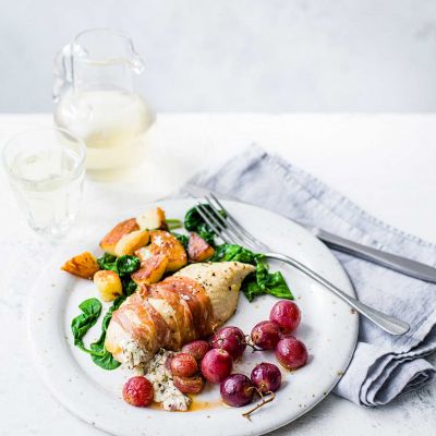 Vineyard chicken with crispy potatoes