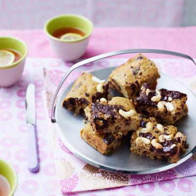 Cashew and chocolate chip squares
