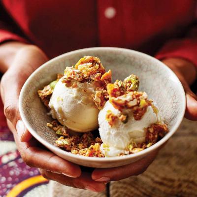 Spiced nut brittle