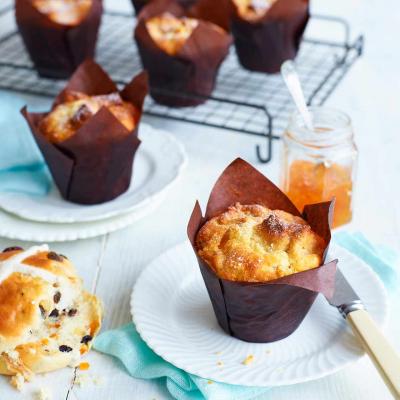 Hot cross bun muffins