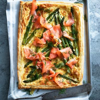 Asparagus, smoked salmon and hollandaise tart