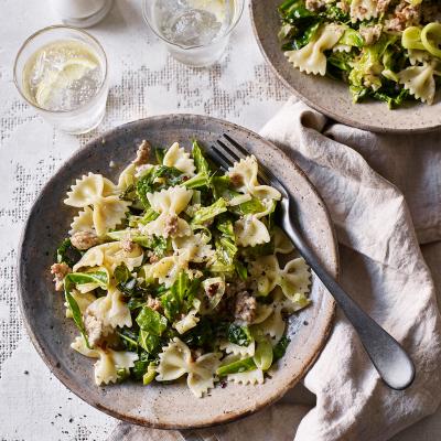 Sausage, cabbage and leek pasta
