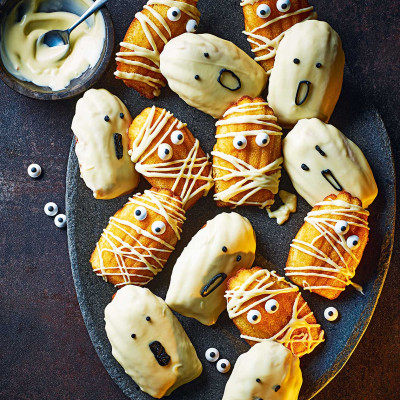 Spooky Halloween madeleines