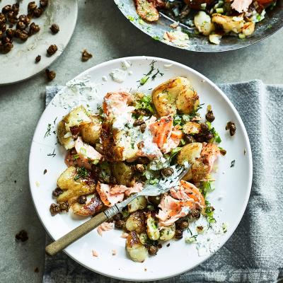 Smashed salmon hash