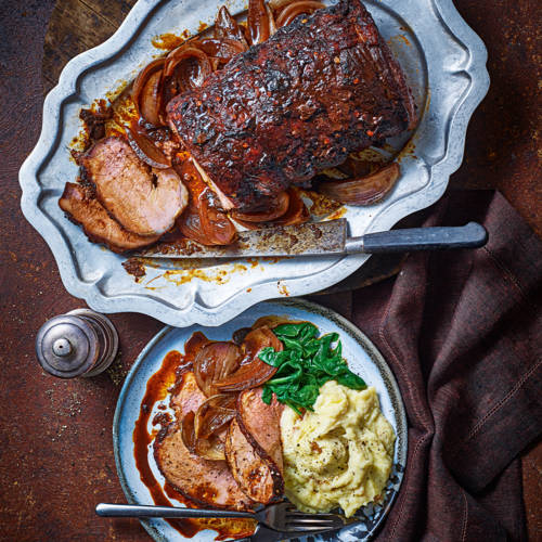 Coffee-rubbed roast beef with smoked confit garlic mash