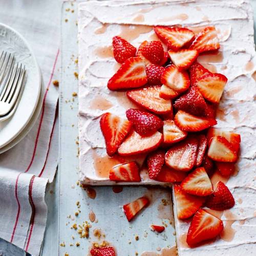 Strawberries and cream no-bake cheesecake