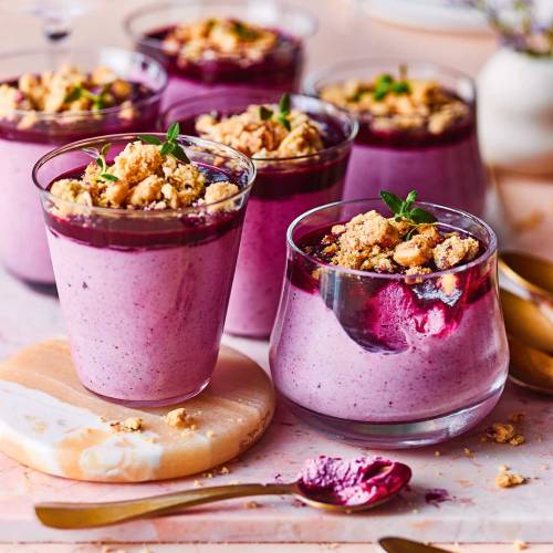 Blueberry mousse with hazelnut crumble