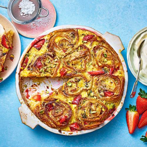 Strawberry and pistachio ruffle pie