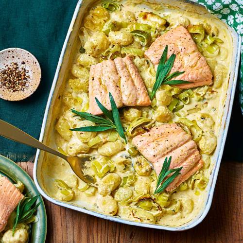 Salmon, gnocchi and creamy leek traybake