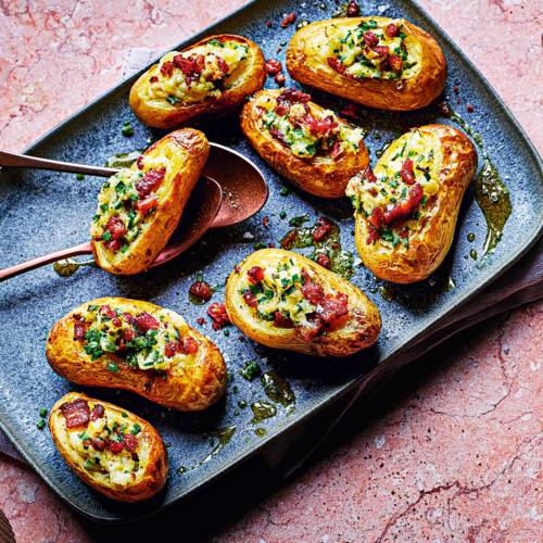 Mini jacket potatoes with bacon, sourced cream and chives