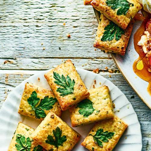 Herby pecorino crackers