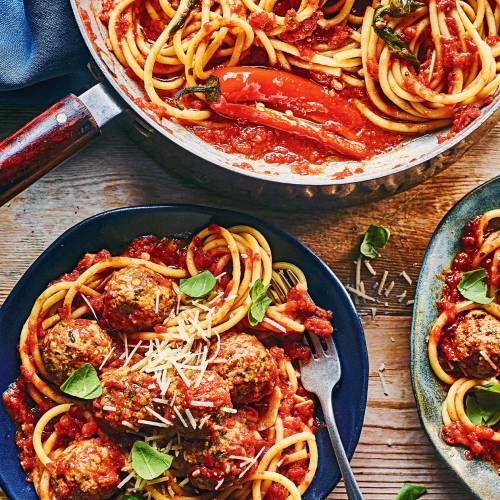 Italian meatballs and spaghetti: master the classic family favourite