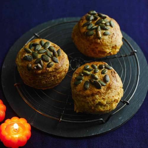 Cheese and pumpkin seed scones 