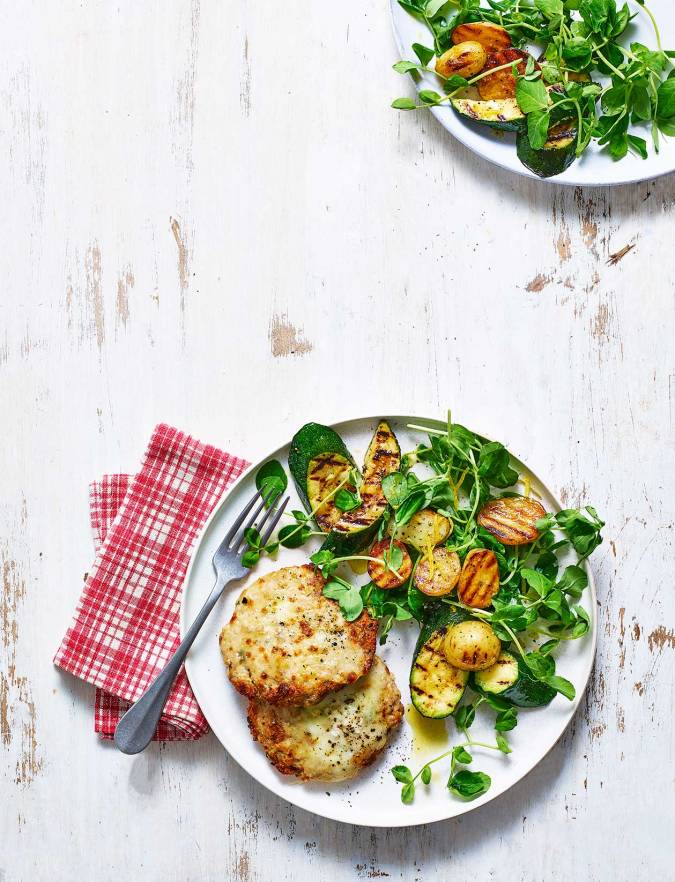 Recipe: Melting mozzarella turkey patties and griddled veg