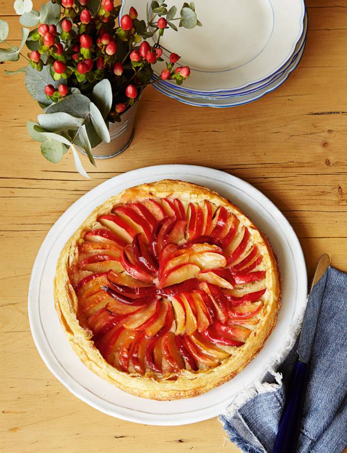 Recipe: Apple tart with caramel ice cream