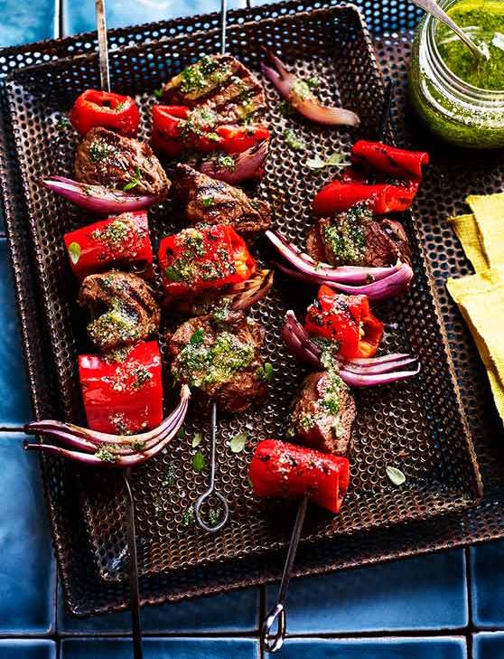 Recipe: Smoky steak and red pepper kebabs with herby drizzle