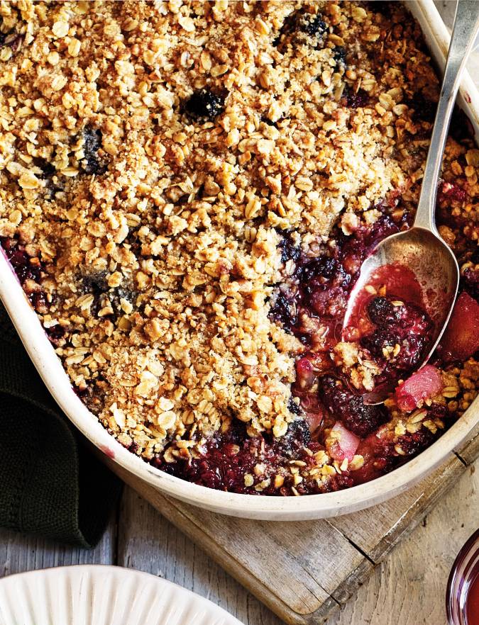 Recipe: Blackberry, pear and elderflower crumble