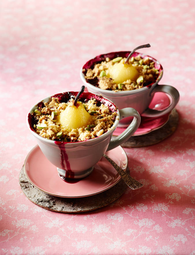 Recipe: Pear and forest fruit crumble