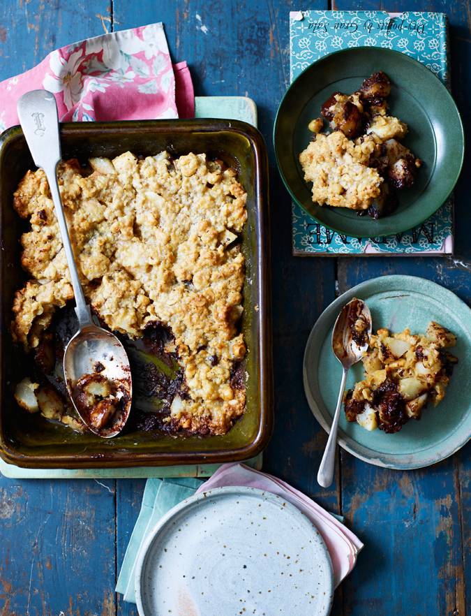 Recipe: Chocolate and pear flapjack crumble
