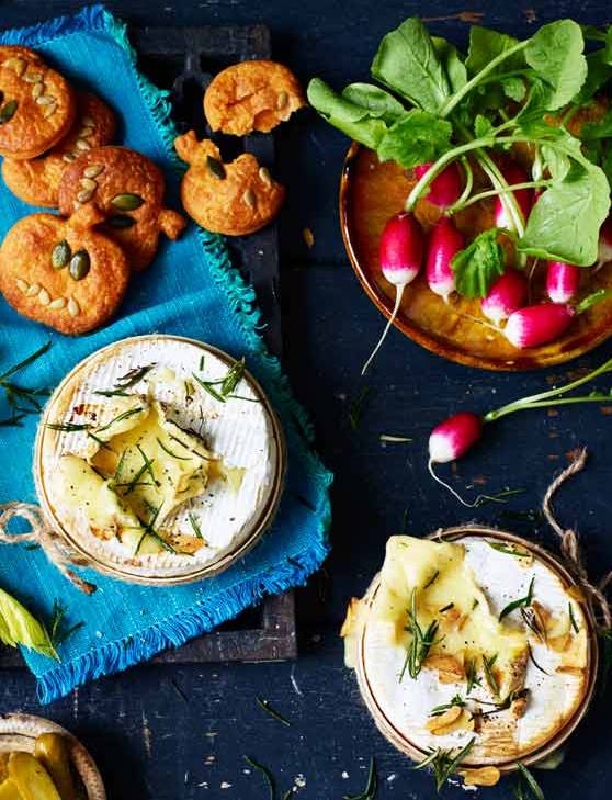 Recipe: Baked Camembert with pumpkin dippers and crudités