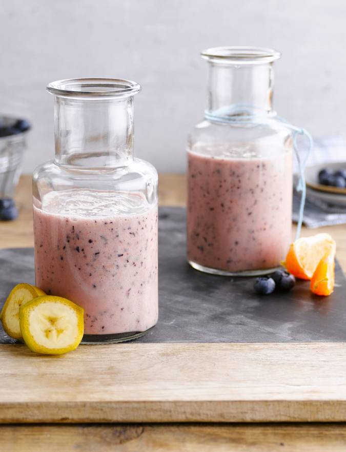 Recipe: The berry white almond smoothie