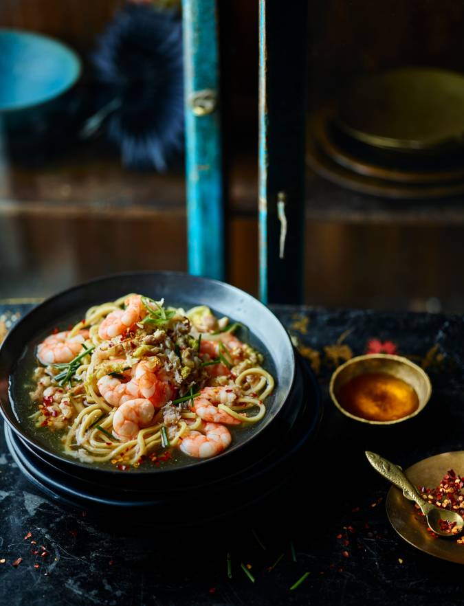 Recipe: Noodles with chicken and prawns
