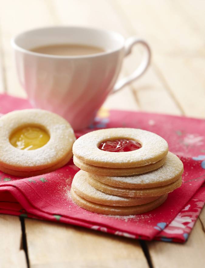 Recipe: Homemade jammy dodger biscuits