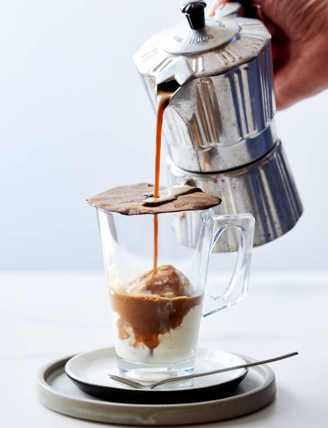 Recipe: DIY affogato with melting chocolate