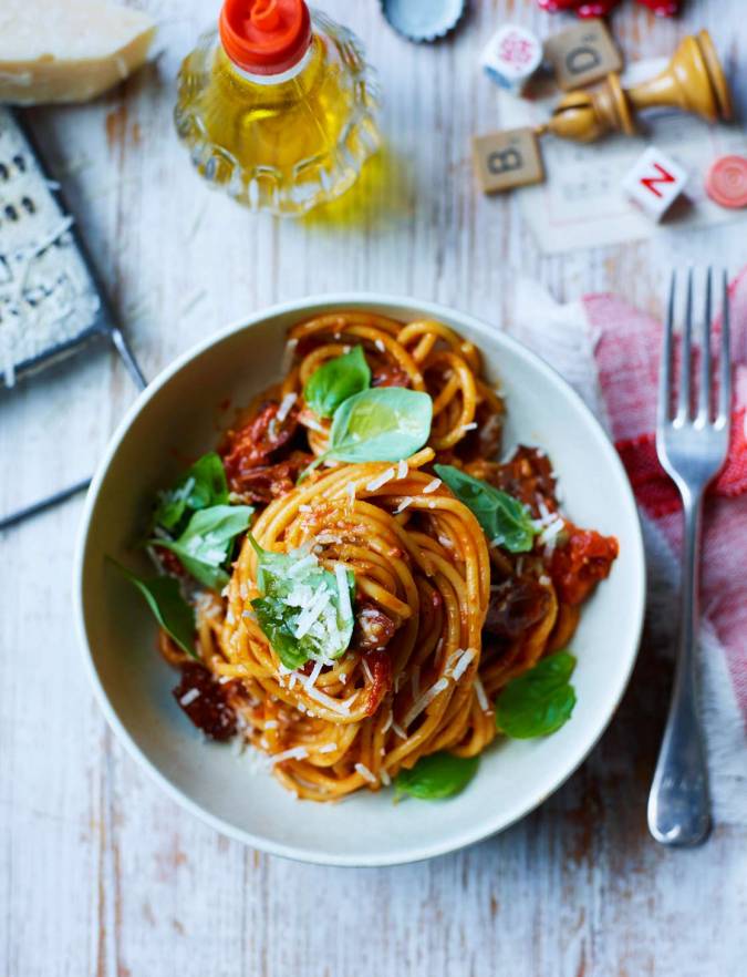 Recipe: Fast one-pan puttanesca pasta