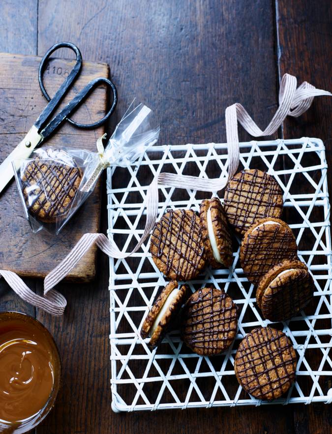 Recipe: Oaty caramel creams