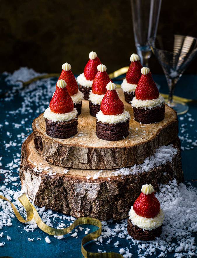 Recipe: Santa hat brownie bites