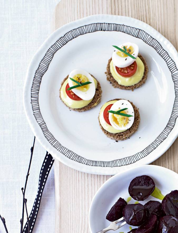 Recipe: Quails’ eggs on rye