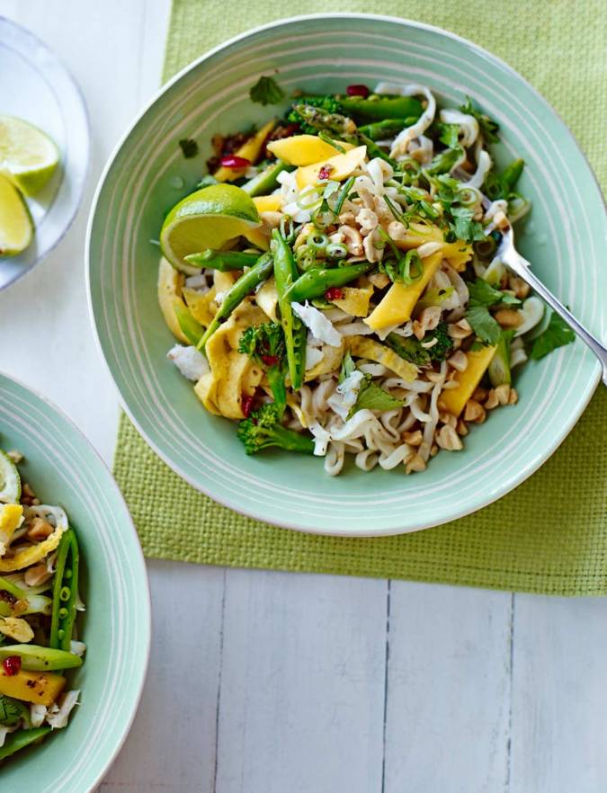 Recipe: Pad Thai noodles with mango and crab