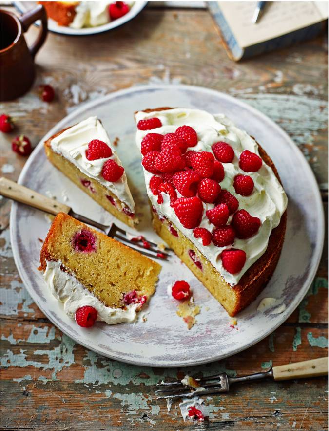 Recipe: Raspberry Sauternes cake with Chantilly cream