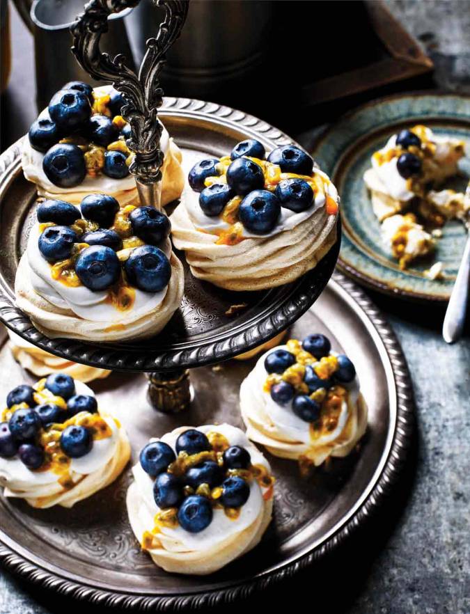Recipe: Maple meringues with coconut & berries