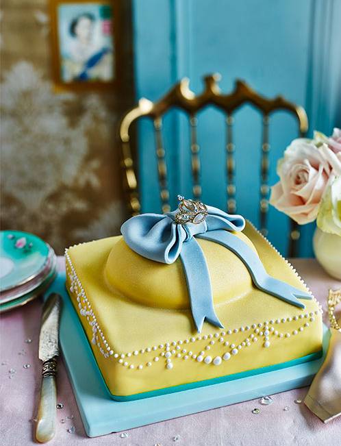 Recipe: Right royal fondant fancy