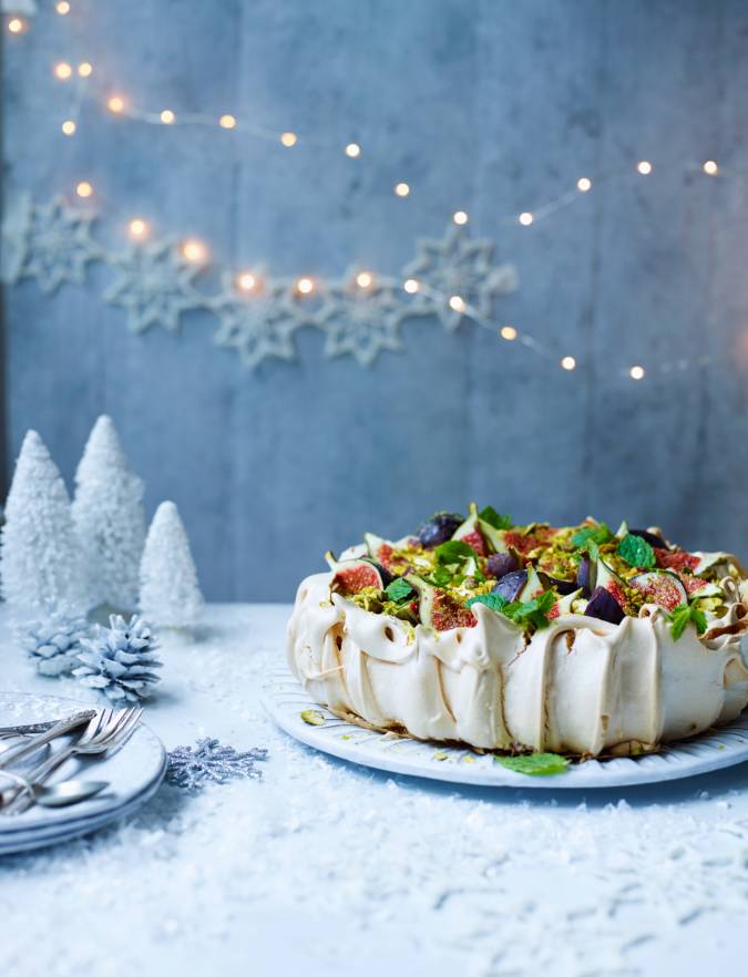 Recipe: Fig, pistachio, and cinnamon pavlova