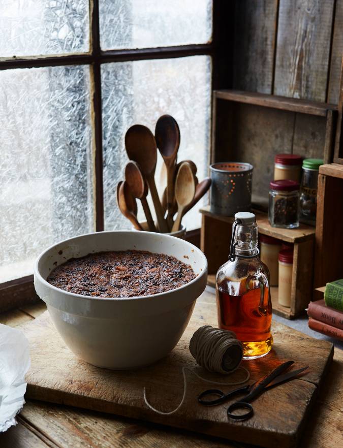 Recipe: Sticky gingerbread spiced Christmas pudding