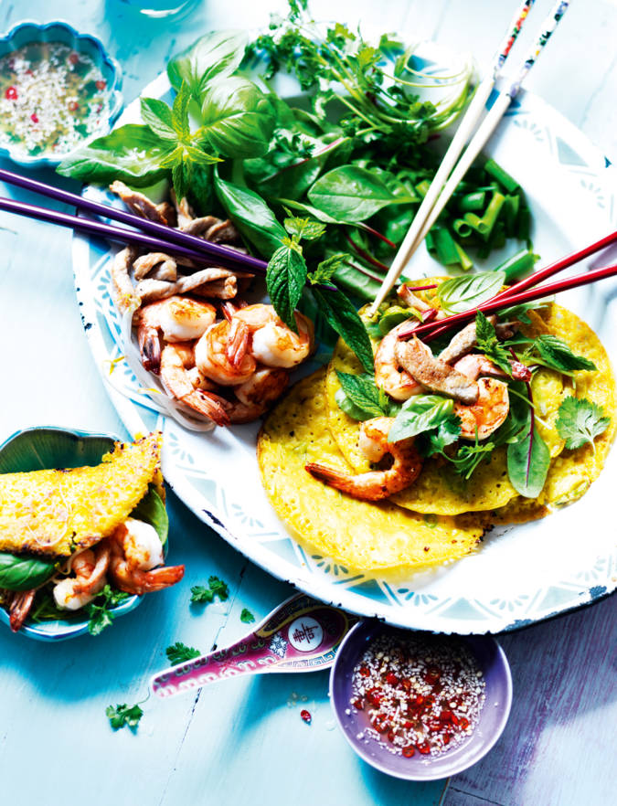Recipe: Sizzling crepes with pork and prawns