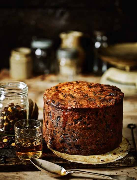 Recipe: Fig, apricot and pistachio Christmas cake