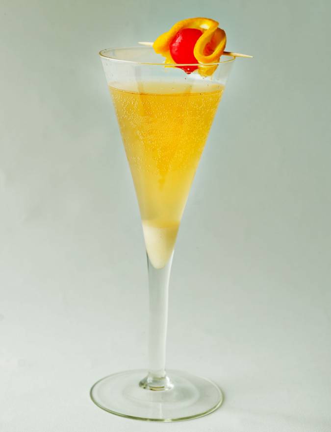 Recipe: Classic champagne cocktail