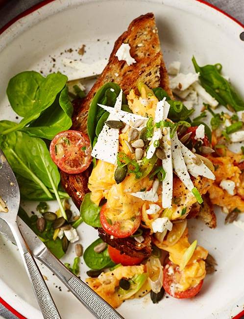 Recipe: Scrambled eggs with feta and spinach