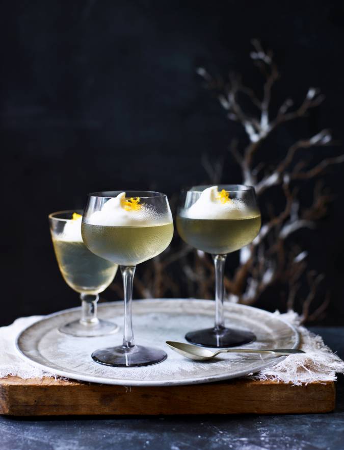 Recipe: Muscat jellies with spiced cream