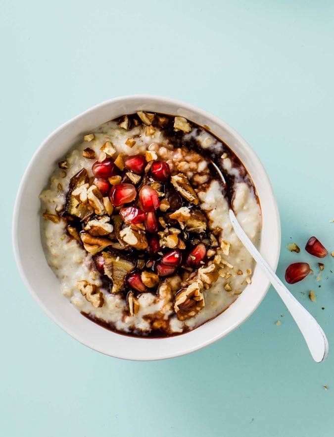 Recipe: Porridge with dates and pecans