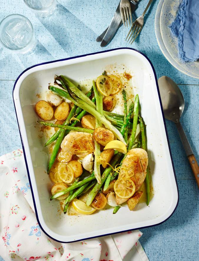 Recipe: Asparagus and chicken traybake