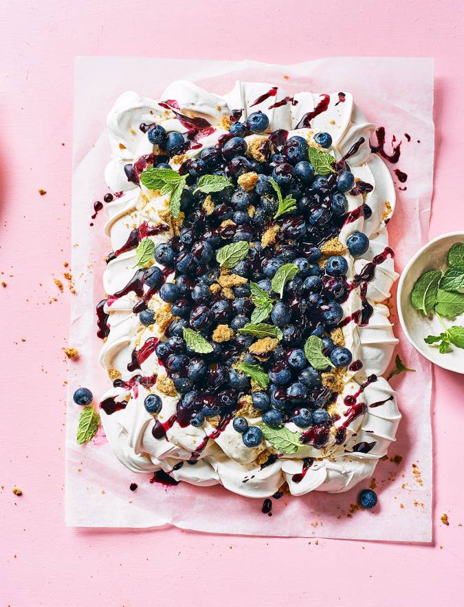 Recipe: Blueberry cheesecake pavlova
